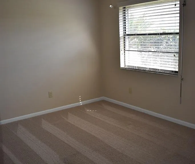 102 Wintersong Ln — Photo 17