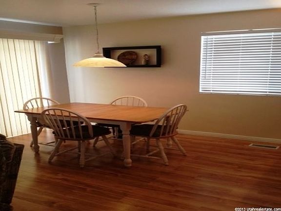 4th image of 468 W Bountiful Way