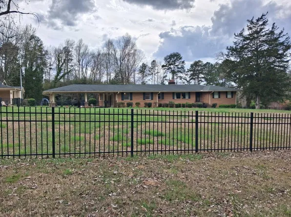 9526 Cimarron Ln, Ooltewah, TN 37363