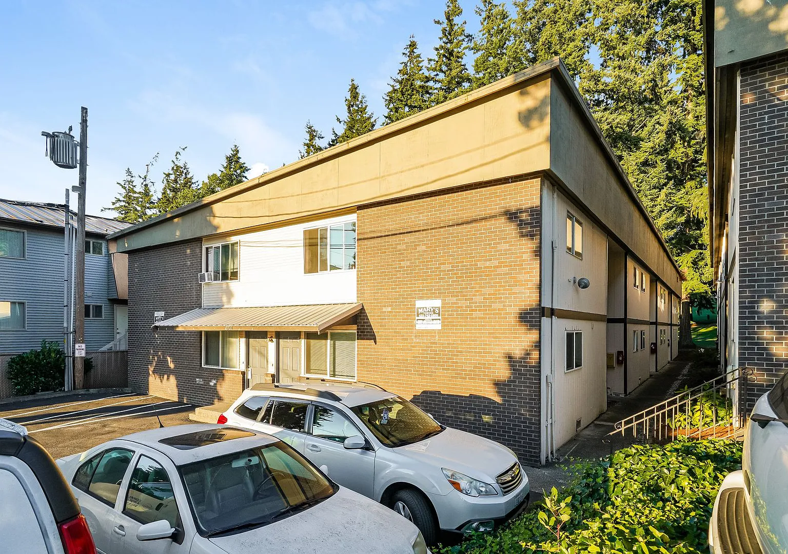 Fairway Apartments — Photo 3