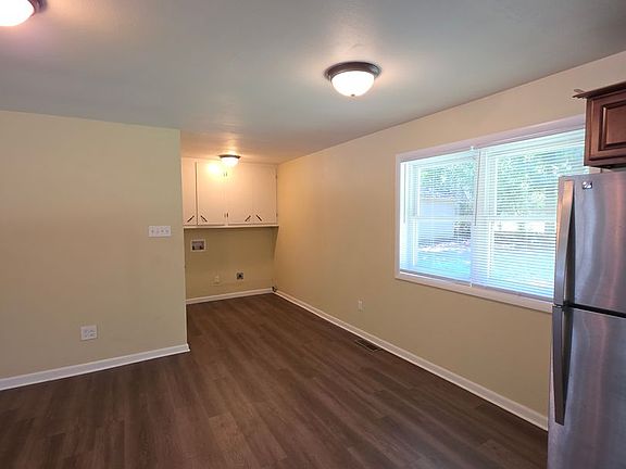 5th image of 308 E Gum St