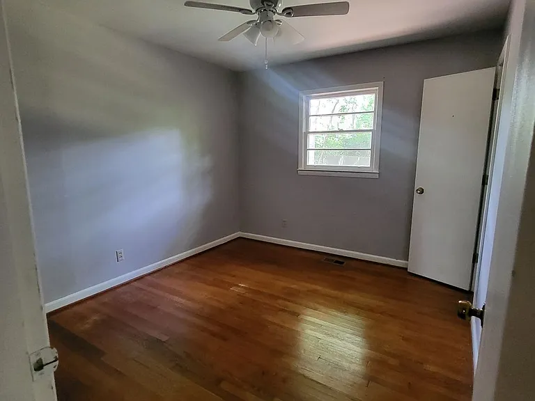 1203 Edgewood Dr — Photo 15