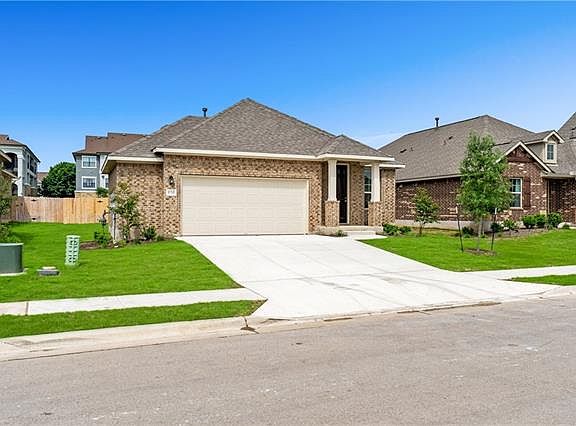 2nd image of 820 Centerra Hills Cir