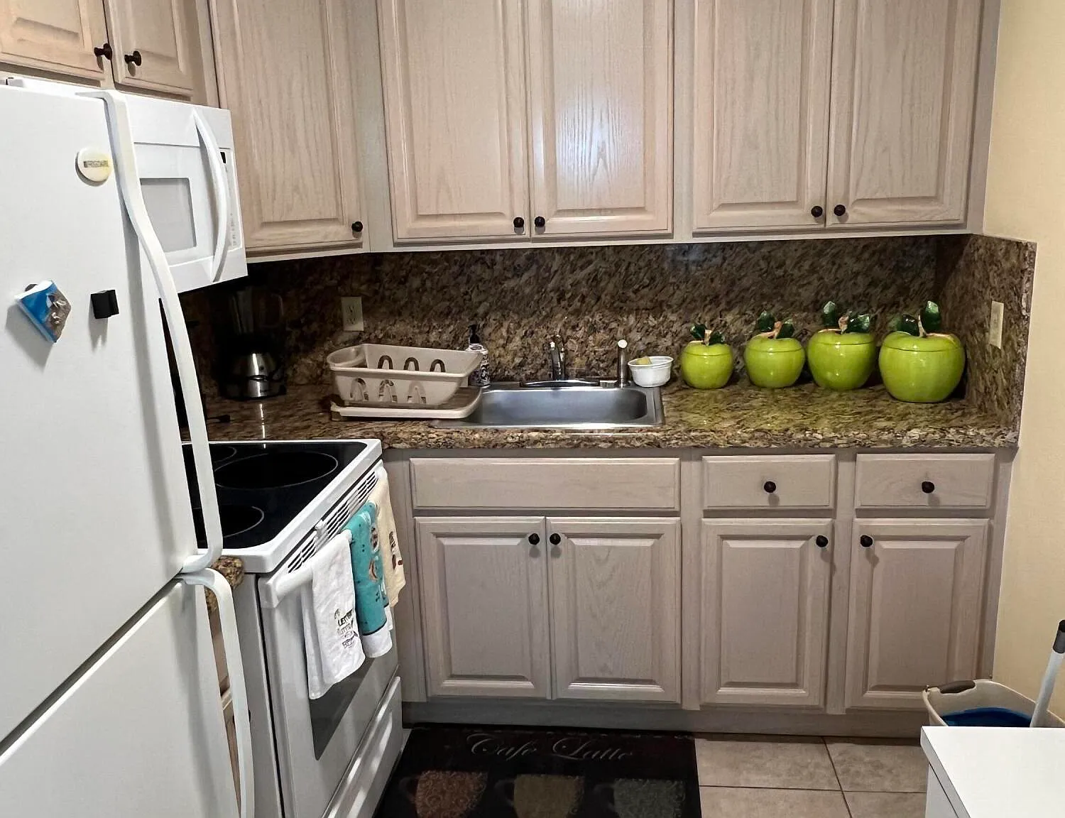 2 bed, 1.5 bath, 798 sqft, $1,800 — Photo 1