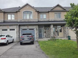 526 Barrick Hill Rd, Ottawa, ON K2M 0B5