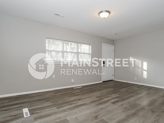 5th image of 202 NW 63rd Ter