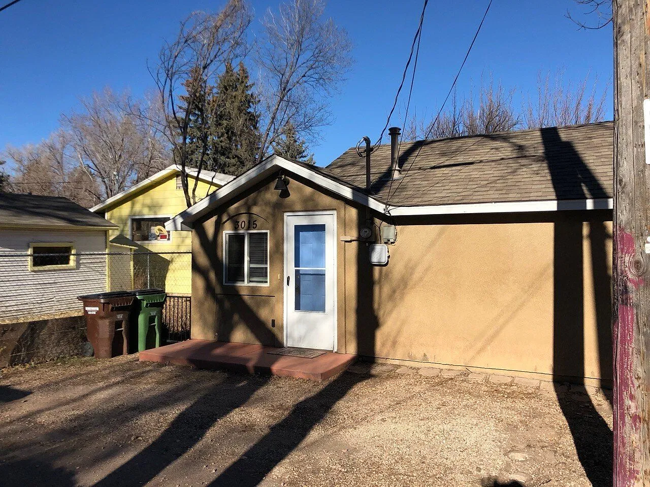 Charming 1 Bd Westside House With In-Unit Laundry! — Photo 2