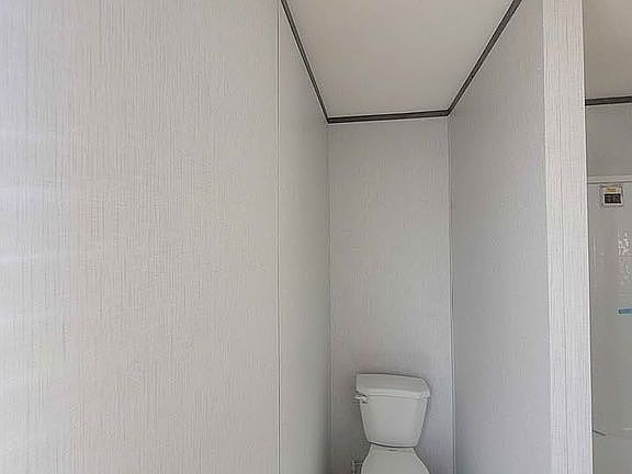 3rd image of 1350 County Rd