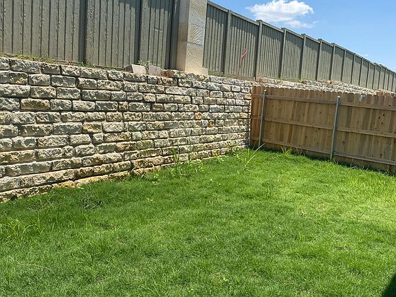 4th image of 7605 Ivy Trellis Trl