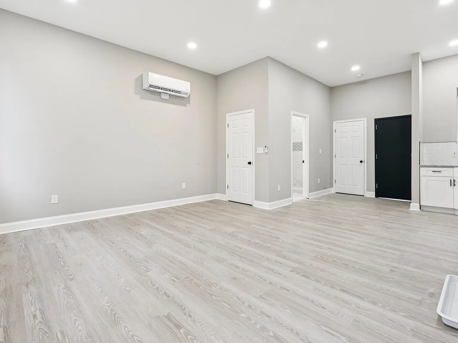 Studio, 517 sqft, $1,145 — Photo 4