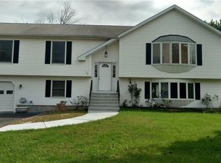 100 Kimberley Rd, Newington, CT 06111