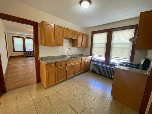 28 Aldrich St #1, Boston, MA 02131