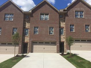 572 Chesnic Dr, Canonsburg, PA 15317