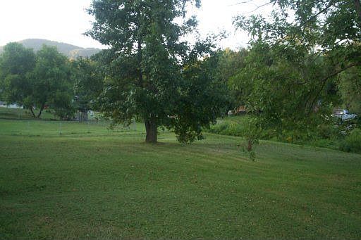 3rd image of 108 Maple Dr