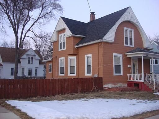 2nd image of 624 Walnut Ave