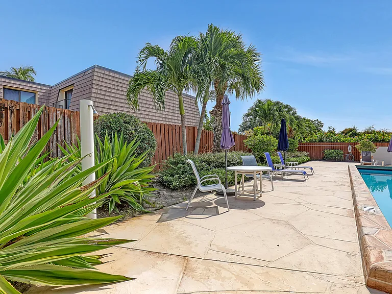 131 Ocean Cove Dr — Photo 29