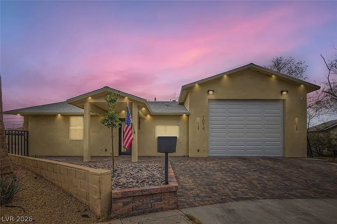 2 bed, 1050 sqft, $2,200 — Photo 1