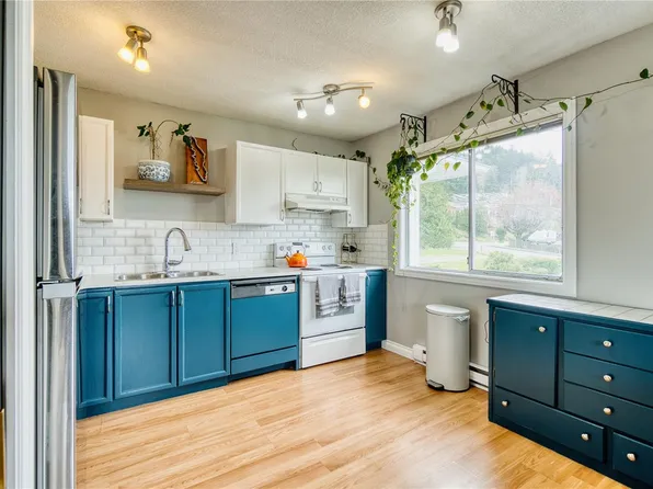 4801 Hammond Bay Rd Unit 1, Nanaimo, BC V9T 5A9