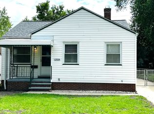 12524 Park Knoll Dr, Garfield Heights, OH