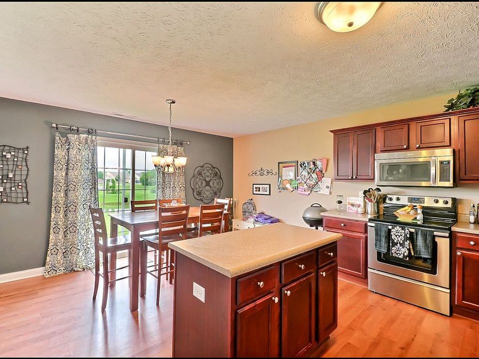 2nd image of 1676 Roundhouse Cir