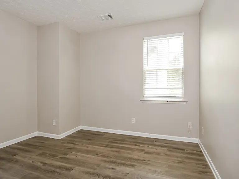 2110 Valley Creek Dr — Photo 14