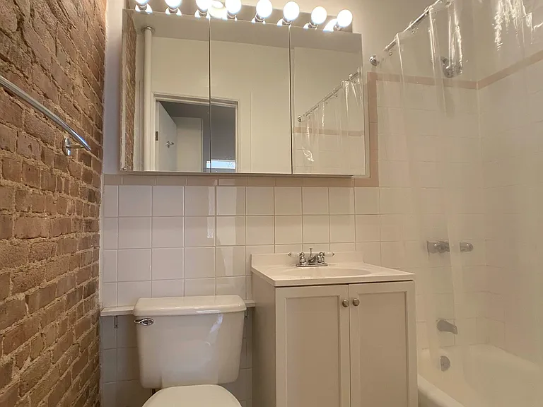 432 E 66th St #10 — Photo 7