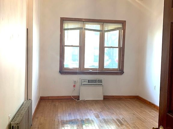 5th image of 43 Jewel St APT 1