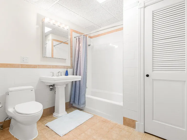300 Communipaw Ave #211 — Photo 14