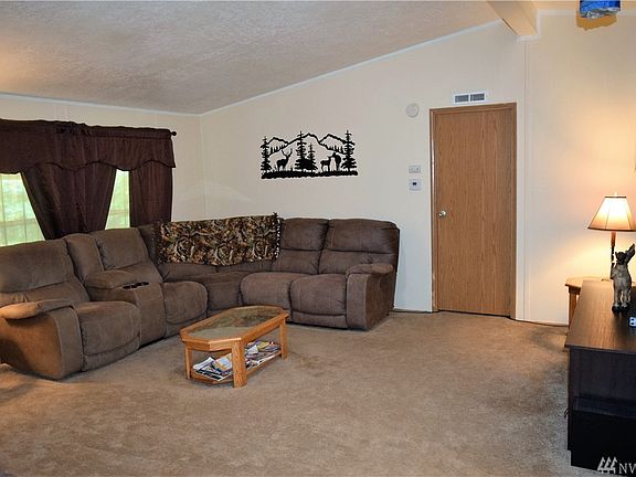 5th image of 18009 82nd Dr NW