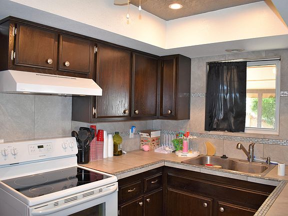 5th image of 321 Acoma Blvd N