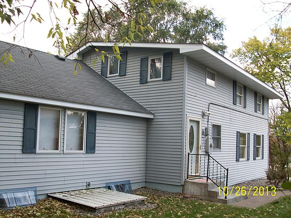 5th image of 1657 Edwards Ave E