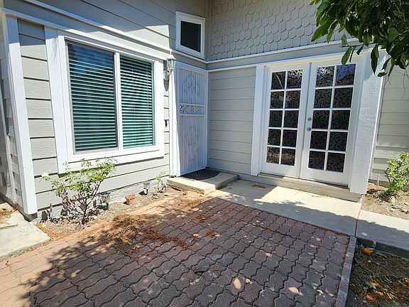 3rd image of 14104 Hillcrest Dr