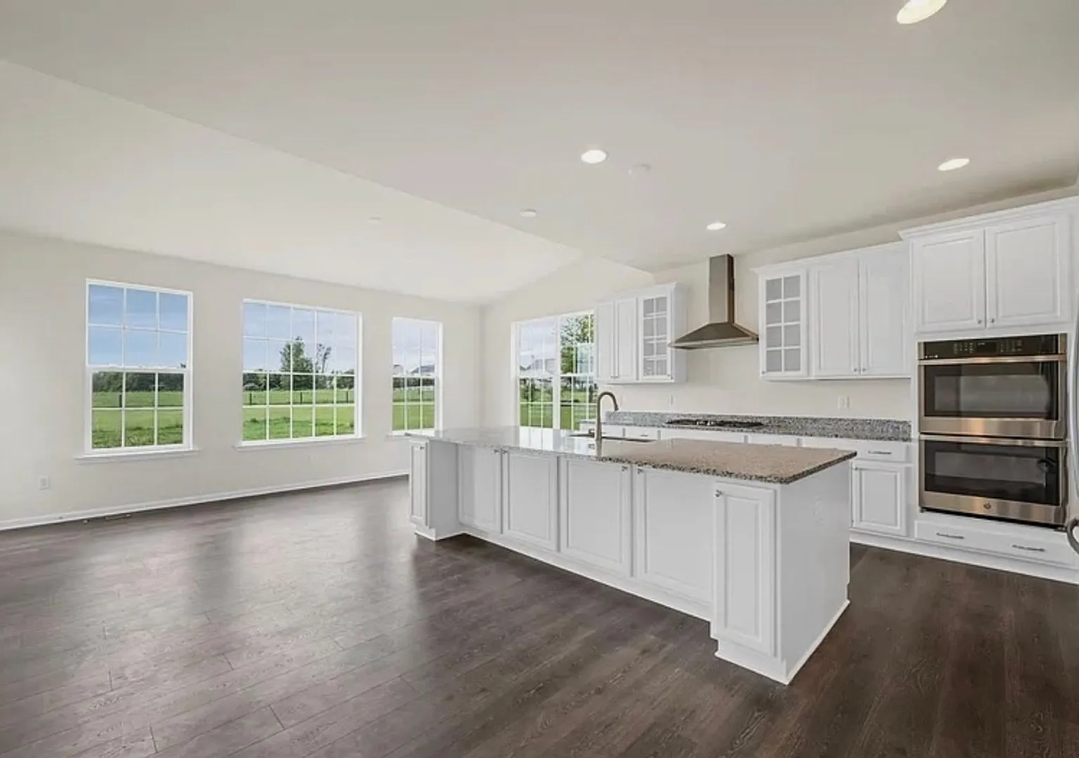 Spacious 5BR House in Middletown — Photo 4