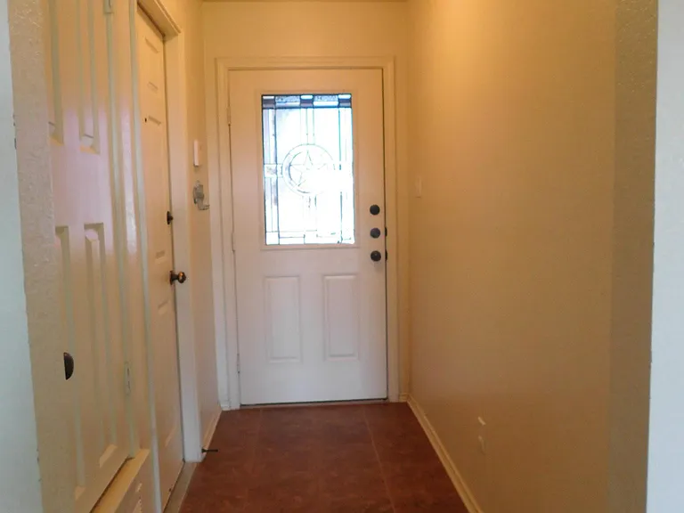 210 Viola Dr — Photo 7