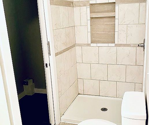 Master Bath, walk in closet