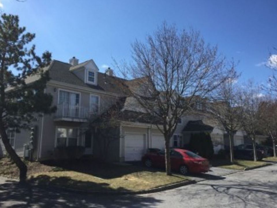 2nd image of 25 Anchorage Ct #202