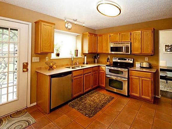 2nd image of 7012 Fox Dr