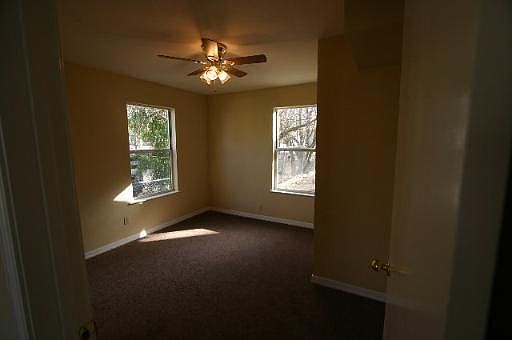 5th image of 422 E HERMITAGE CT