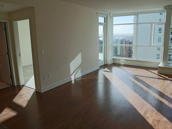 5th image of 325 7th Ave Unit 1306