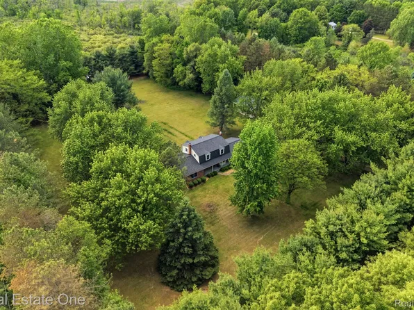 1765 Rowe Rd, Milford, MI 48380