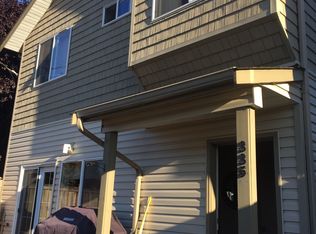 335 N 105th St APT C, Seattle, WA 98133
