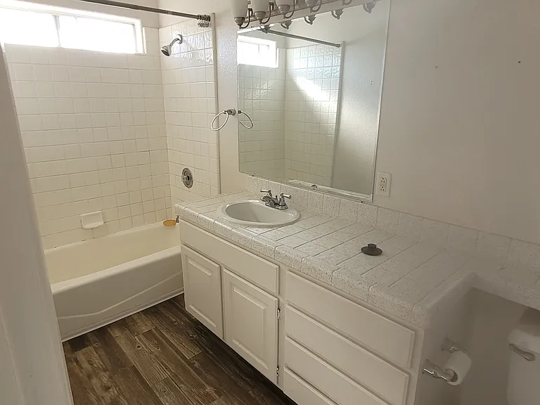 1672 Missouri St — Photo 7