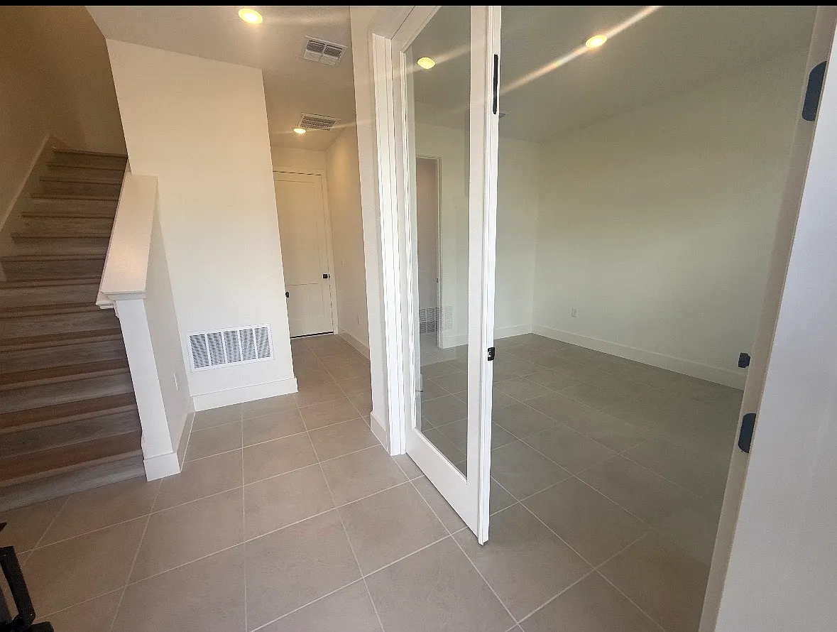 Building Photo - 15220 Groveside Rd