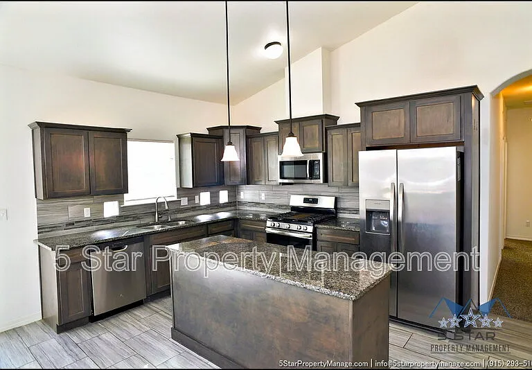 781 Croxdale St — Photo 13