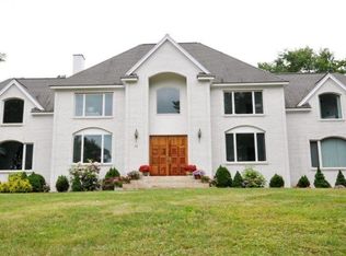 48 Goodnow Ln, Framingham, MA 01701