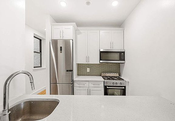 5th image of 100 W 138th St #4D