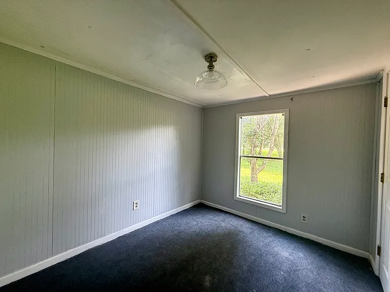 143 Maple St — Photo 16