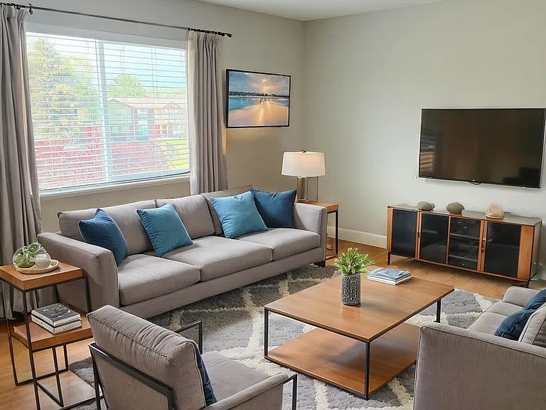 Cottonwood Creek Apartments — Photo 17