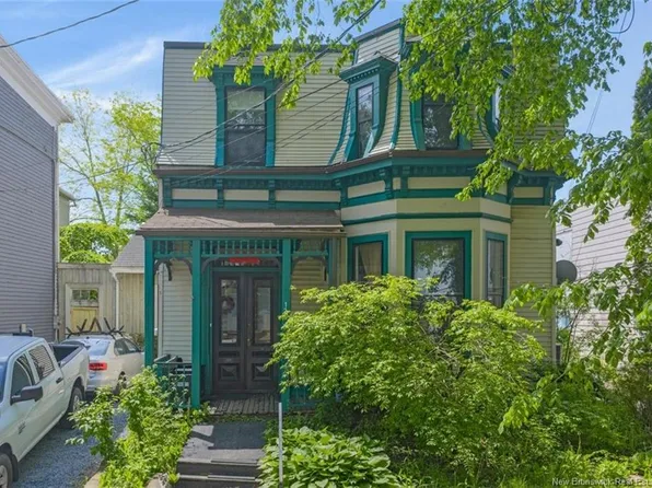 178 Queen St, Saint John, NB E2L 1S8