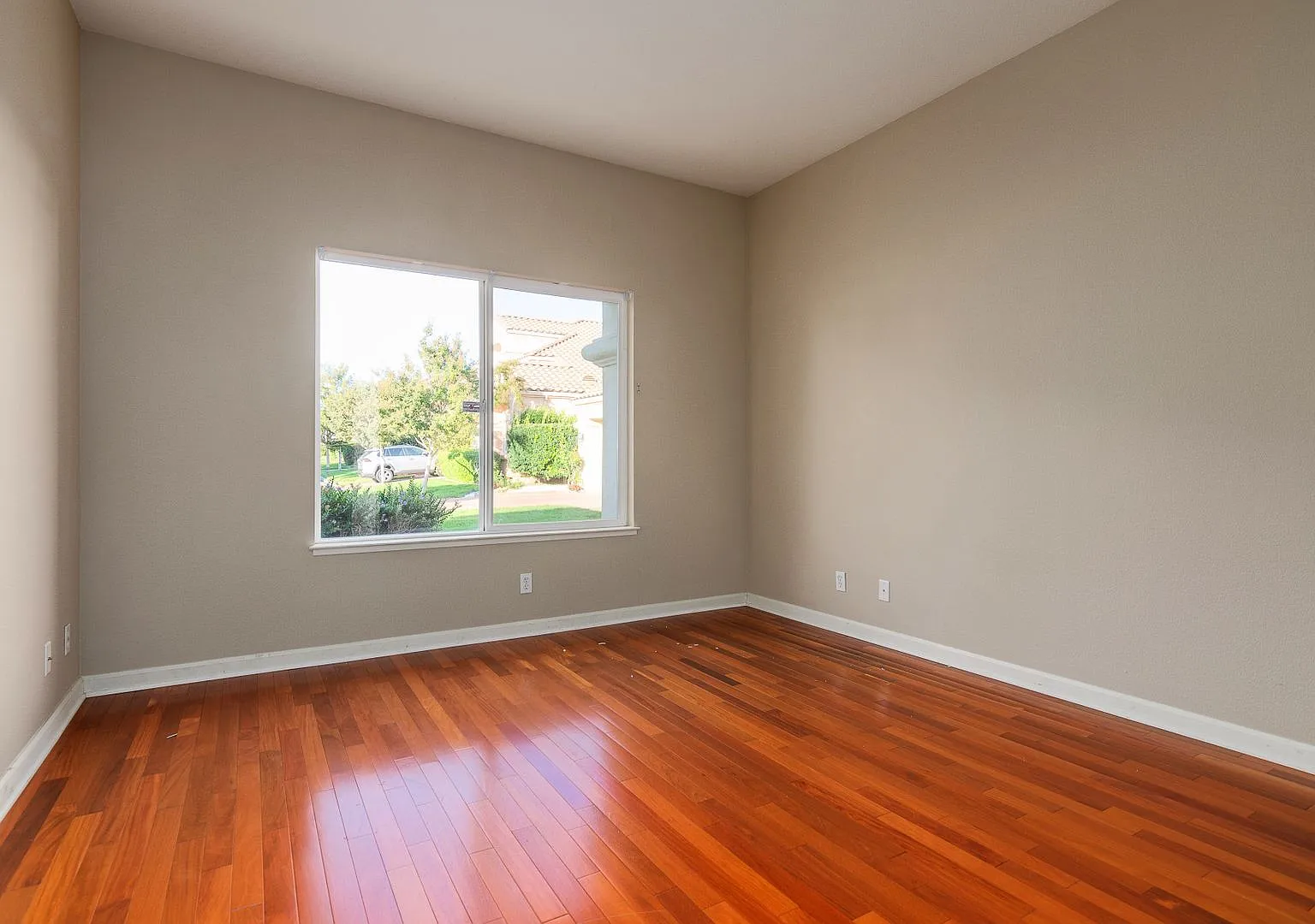 Coming Soon! Desirable Gated Community With Breathtaking Water Views — Photo 2